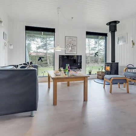 Aileen - 900m From The Sea By Interhome *