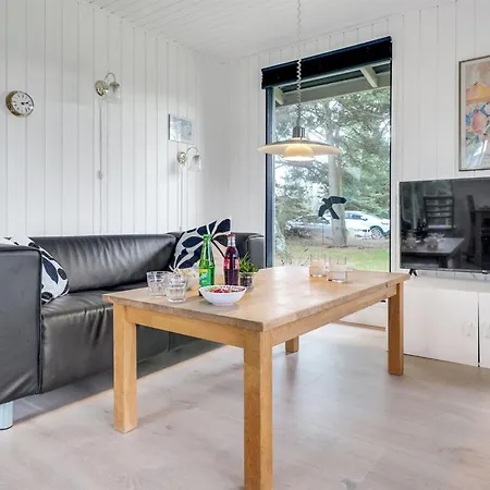 Aileen - 900m From The Sea By Interhome * Bøtø By